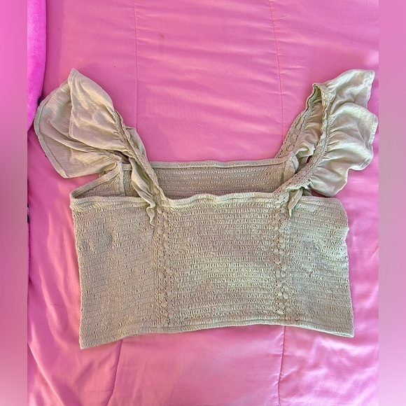 Pastel lime green SOS smocked green tank!🌿 - Picture 3 of 3